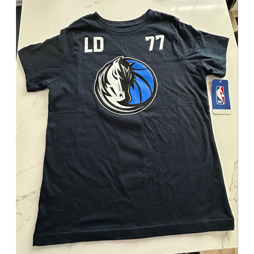 NBA Ultra Game Dallas Mavericks Luka Doncic Short Sleeve Blue Shirt Kids 14/16